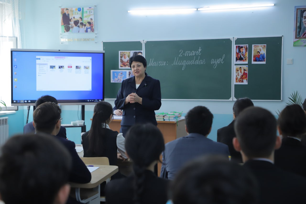 «Меня впечатлили ученики с горящими глазами и жаждой знаний» — Министр о встрече в Намангане